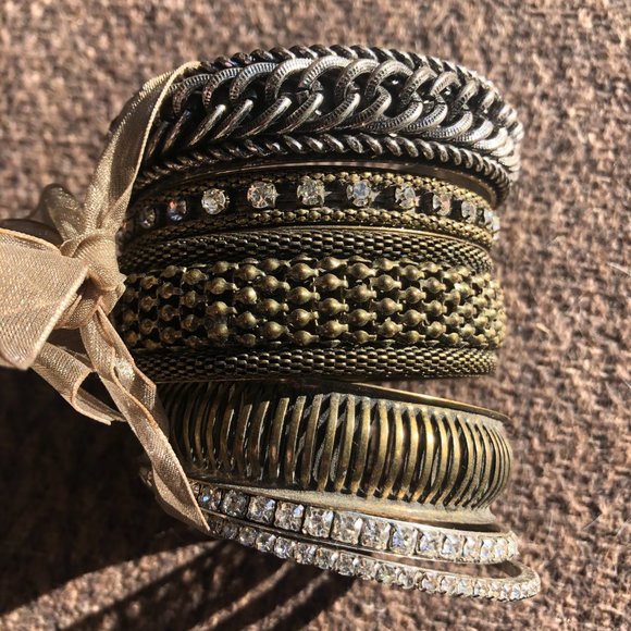 Cache 6 Lot Bundle Bronze tone Bangle bracelets multi size and embellished NWT - Picture 9 of 9